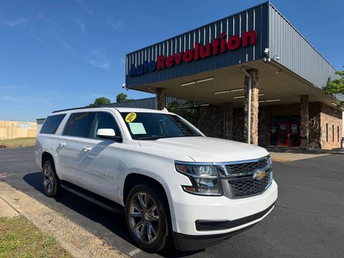Used 2019 Chevrolet Suburban LT RWD image 1