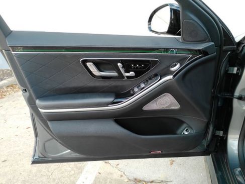Used 2024 Mercedes-Benz S 580 4MATIC Sedan image 11
