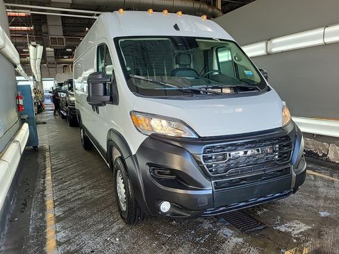 Used 2025 RAM ProMaster 3500 w/ Convenience Group FWD image 2