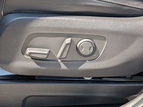 Used 2024 Kia Carnival LX FWD image 20