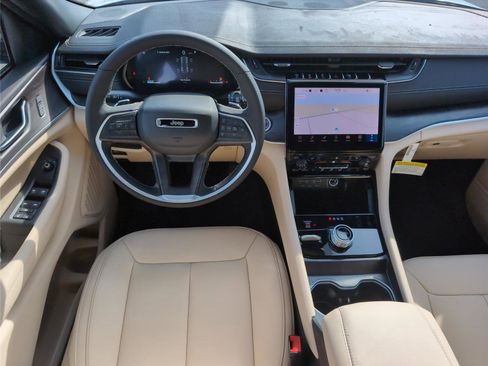 New 2025 Jeep Grand Cherokee Limited w/ Trailer Tow Package image 32