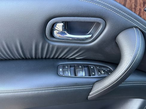Used 2020 Nissan Armada SL w/ Premium Package AWD/4WD image 8