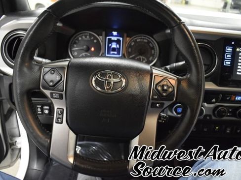 Used 2017 Toyota Tacoma Limited w/ Tow Package AWD/4WD image 14
