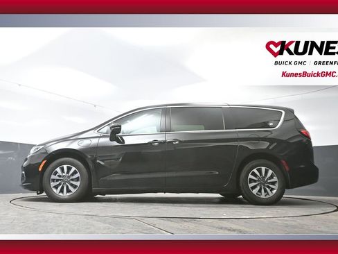 Used 2024 Chrysler Pacifica Select FWD image 51