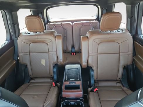 Used 2023 Lincoln Aviator Reserve w/ Equipment Group 201A AWD/4WD image 34