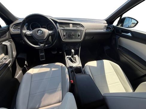 Used 2020 Volkswagen Tiguan SE R-Line AWD/4WD image 17