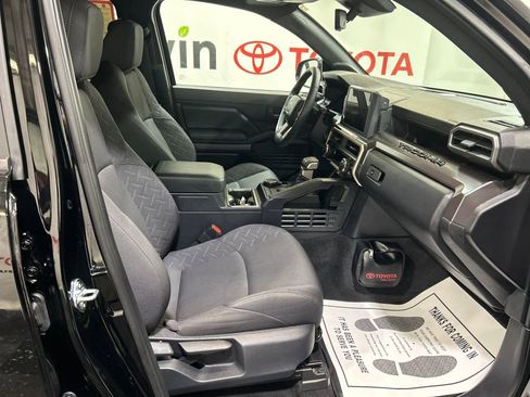 Used 2025 Toyota Tacoma SR5 image 20