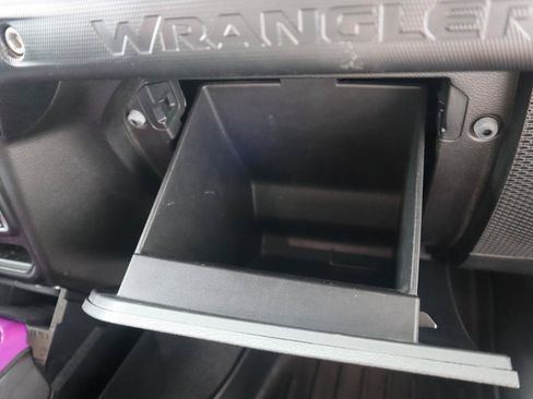 Used 2020 Jeep Wrangler Sport AWD/4WD image 40
