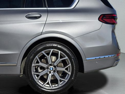 Used 2024 BMW X7 xDrive40i image 14