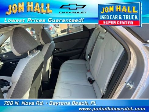 Used 2023 Hyundai Elantra Limited image 19