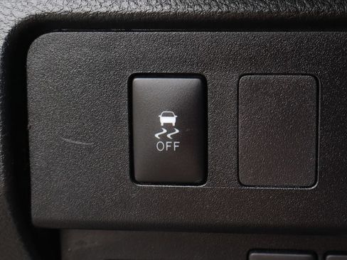 Used 2020 Toyota Tacoma TRD Sport AWD/4WD image 24