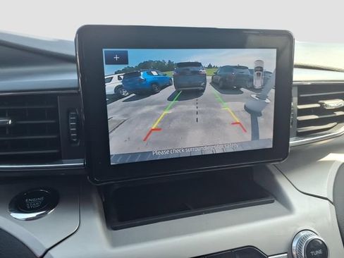Used 2024 Ford Explorer XLT w/ Equipment Group 202A RWD image 23