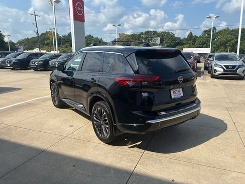 Used 2025 Nissan Rogue Platinum FWD image 5