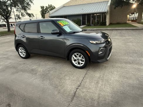 Used 2020 Kia Soul S FWD image 4