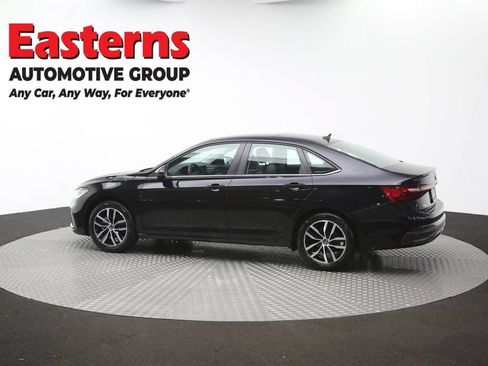 Used 2025 Volkswagen Jetta SE FWD image 62