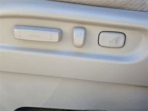 Used 2016 Honda Odyssey SE image 17