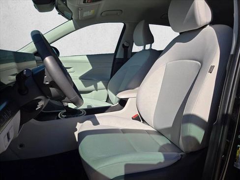 Certified 2025 Hyundai Kona SEL image 15