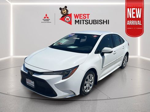 Used 2022 Toyota Corolla LE FWD image 1