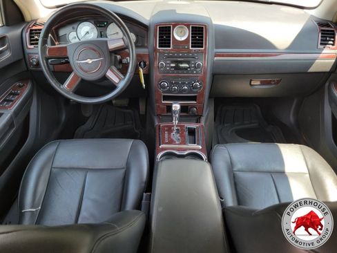 Used 2009 Chrysler 300 Touring RWD image 16