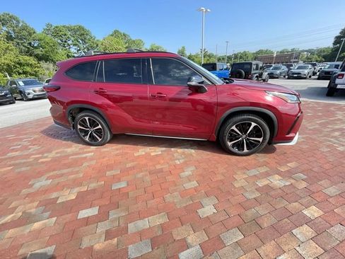 Used 2022 Toyota Highlander XSE FWD image 36
