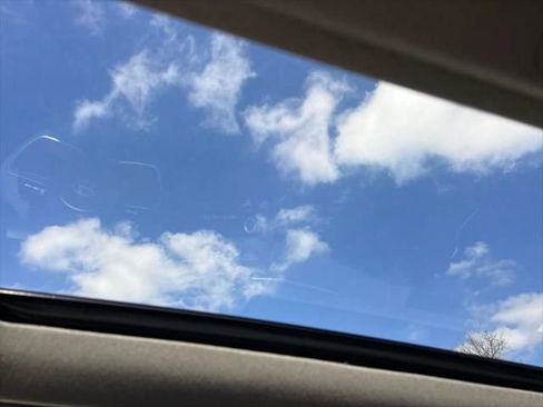 Used 2025 Hyundai Elantra SEL image 12