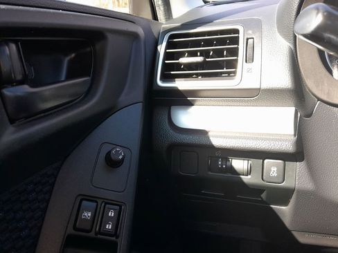 Used 2017 Subaru Forester 2.5i image 13