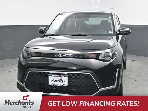 Used 2023 Kia Soul LX w/ LX Technology Package FWD image 2