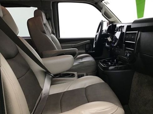 Used 2023 Chevrolet Express 2500 image 40