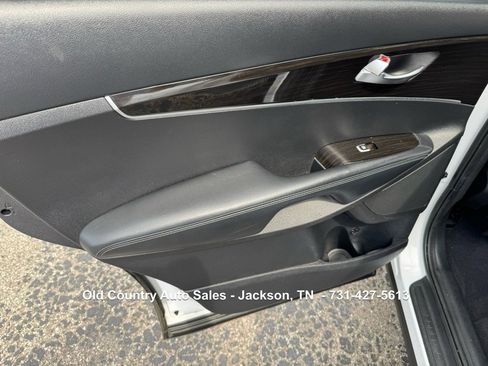 Used 2020 Kia Sorento LX image 20