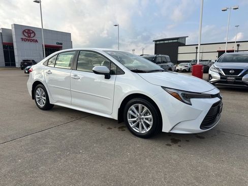 New 2026 Toyota Corolla LE image 2