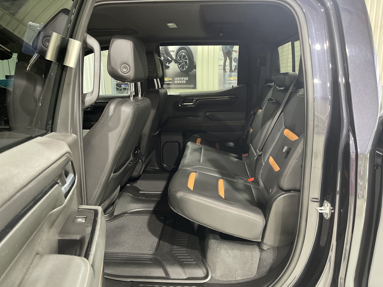 Used 2024 GMC Sierra 1500 AT4 w/ Technology Package AWD/4WD image 12
