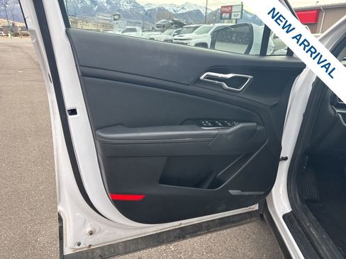 Used 2024 Kia Sportage EX image 17