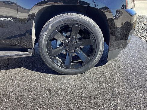 Used 2019 GMC Yukon SLT w/ Graphite Performance Edition image 12