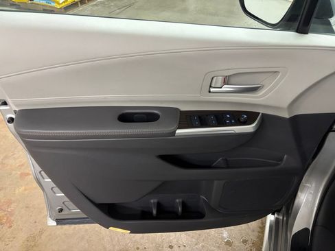 Used 2024 Toyota Sienna XLE w/ XLE Plus Package FWD image 11