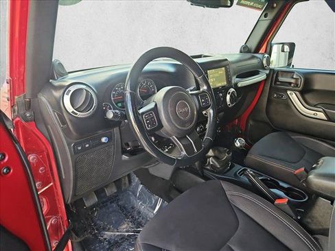 Used 2013 Jeep Wrangler Unlimited Rubicon w/ Connectivity Group AWD/4WD image 10
