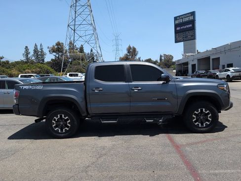 Used 2021 Toyota Tacoma TRD Off-Road w/ Technology Package AWD/4WD image 2