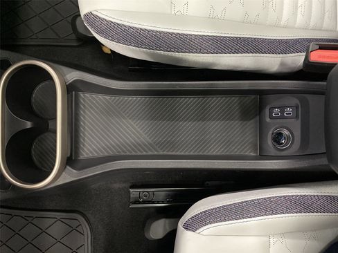 Certified 2025 MINI Cooper S image 27