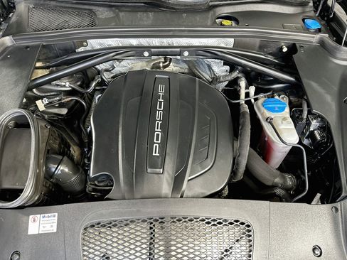 Used 2017 Porsche Macan AWD/4WD image 33