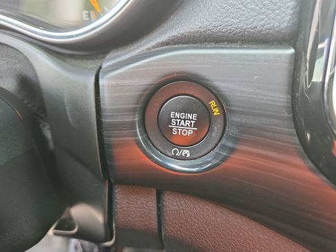 Used 2021 Jeep Grand Cherokee Altitude AWD/4WD image 24