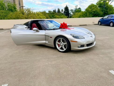 Used 2007 Chevrolet Corvette Coupe w/ Preferred Equipment Group RWD image 14