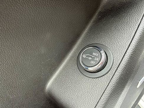 Used 2018 Chevrolet Traverse High Country AWD/4WD image 33
