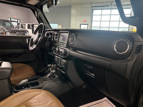 Used 2023 Jeep Wrangler Unlimited Sahara w/ Dual Top Group AWD/4WD image 30