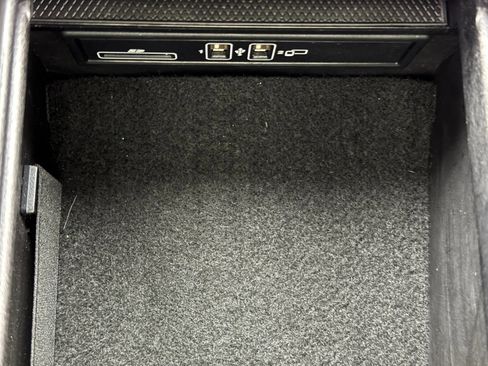 Used 2018 Mercedes-Benz C 300 Sedan image 32