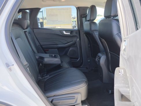 New 2025 Ford Escape SE w/ PHEV Premium Package image 30