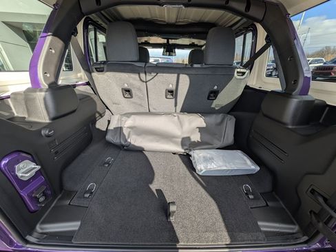 New 2026 Jeep Wrangler Unlimited Rubicon image 13