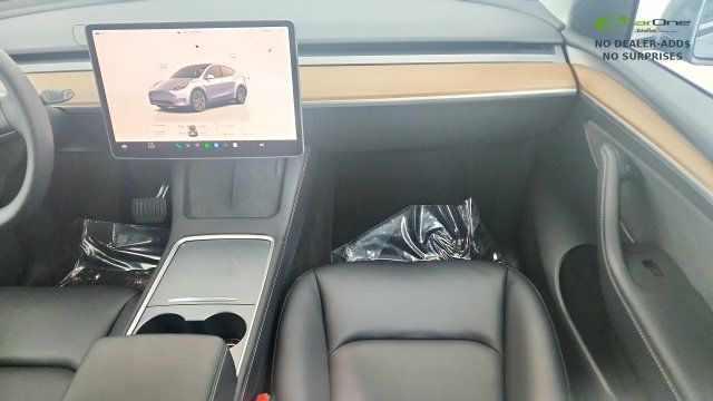 Used 2025 Tesla Model Y Long Range RWD image 39