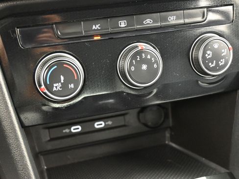 Used 2025 Volkswagen Taos S FWD image 19