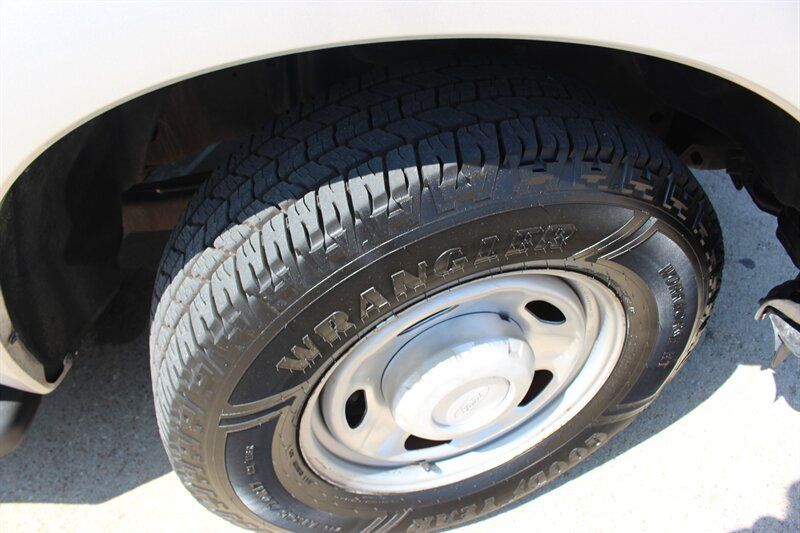 Used 2015 Ford F250 XL w/ Power Equipment Group RWD image 31