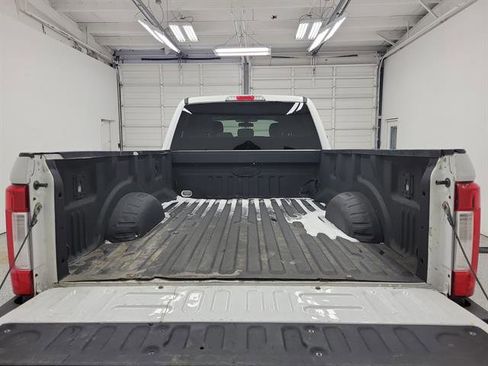 Used 2018 Ford F250 XLT w/ XLT Premium Package image 9
