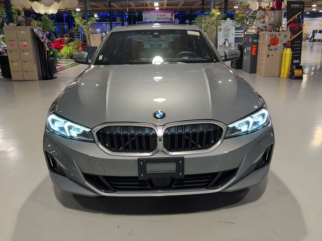 Certified 2025 BMW 330i xDrive Sedan w/ Premium Package AWD/4WD image 9
